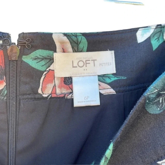 Loft size 6P mini pencil skirt - Picture 3 of 5